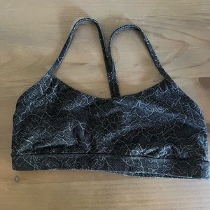 Lululemon sports bra size 12